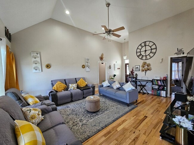 Photo - 4 Bedroom, 3 Bathroom home AVAILABLE 6/4/26