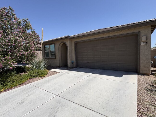 Building Photo - Four bedroom beauty in Star Valley