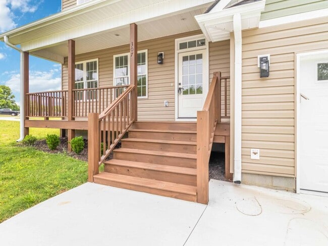307 Tribble St