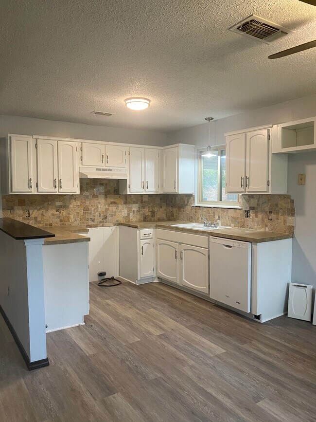 Photo - 1101 W 17th St Unit A