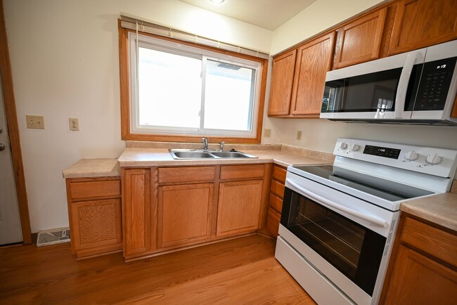 Photo - Summit Ave. Duplex Unit 604 Summit