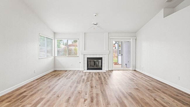 Photo - Charming 3 bedroom home in Pheasant Run