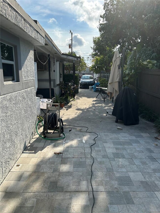 Photo - 1934 NW 25th Ave Unidad B