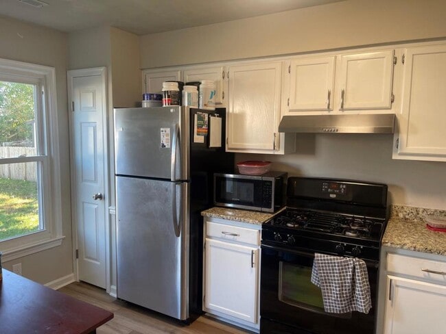 Photo - 1705 Cacapon Ct