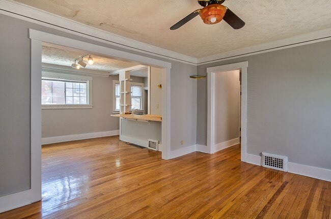 Photo - Four Bed Two Bath on the fringe of Dundee, Happy Hallow, and Country Club.  Available May 17, 202...