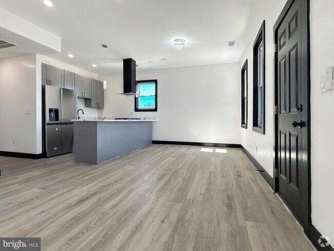 Building Photo - 2325 Reisterstown Rd Unit B Rental