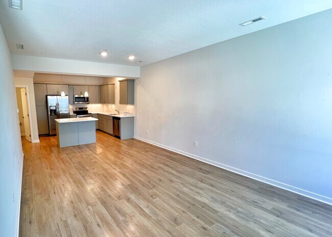 Photo - 327 NE Otter Dr