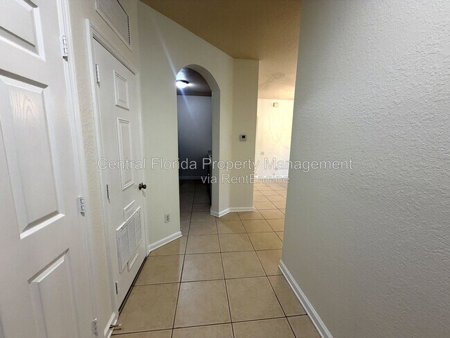 6084 Stevenson Dr Unit 1 204