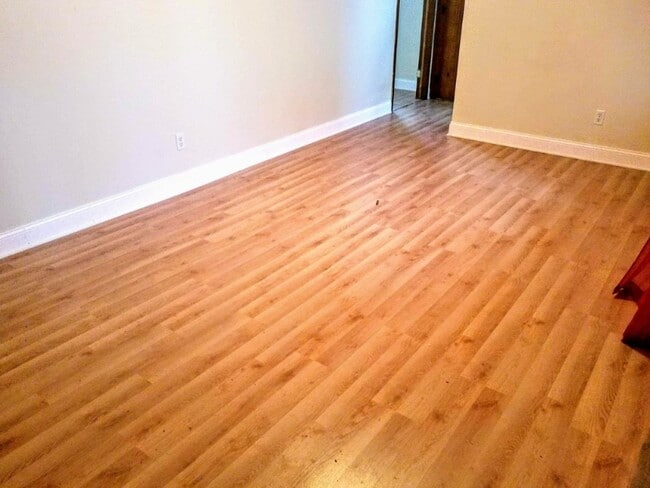 Photo - 512 Clinton St