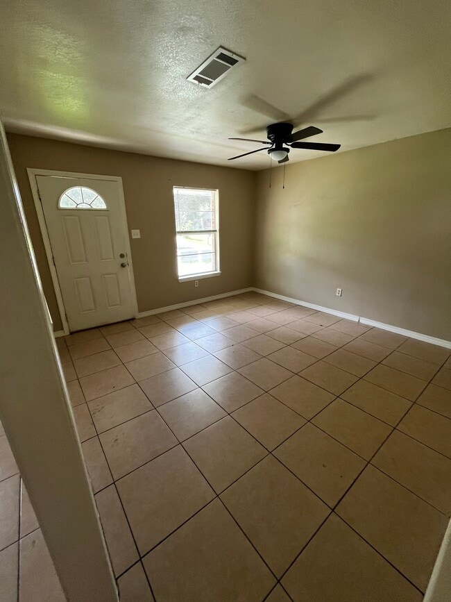 3853 Jeffery Rd