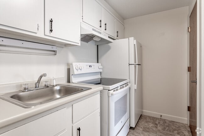 48 Grove Avenue, Leominster - 1BR, 1BA (Finishes Vary)