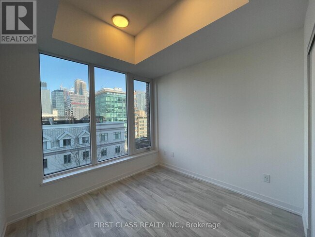 Photo - 2 Augusta Ave Unité 703