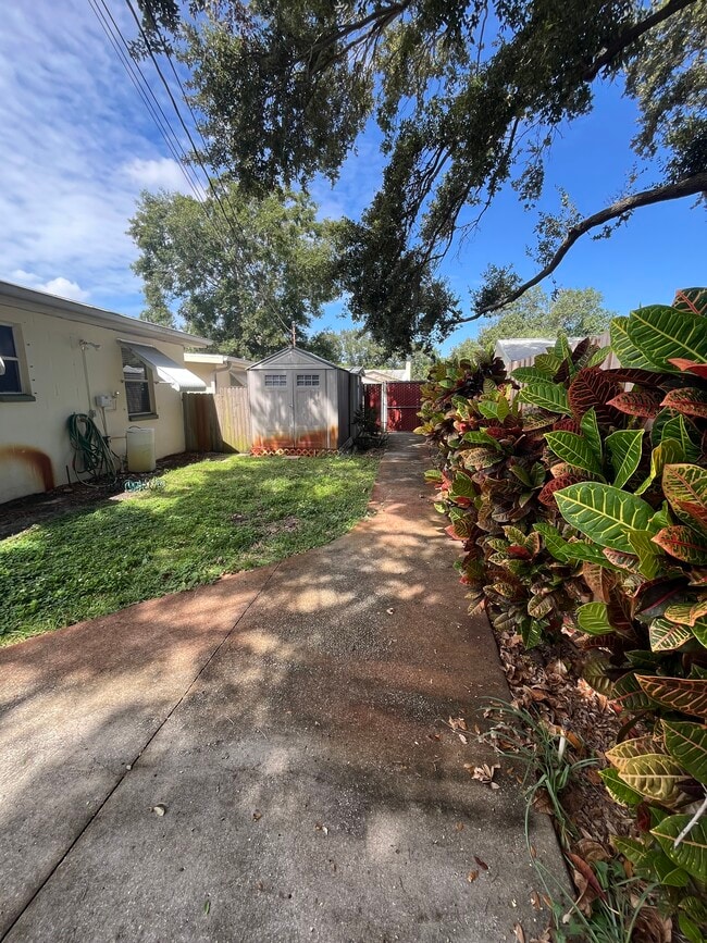 Photo - 516 Northmoor Ave N