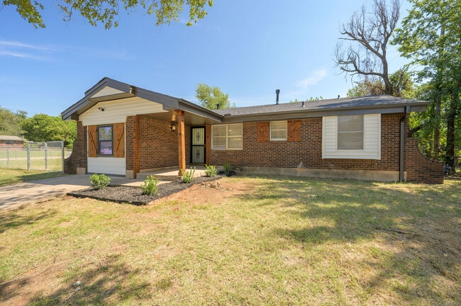 Photo - 3912 Parkwoods Ln