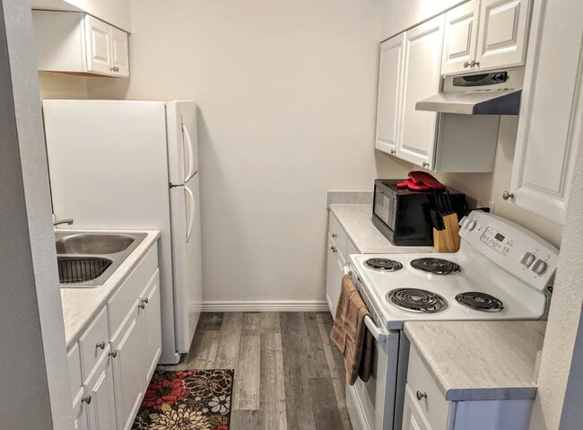 Grove Apartments