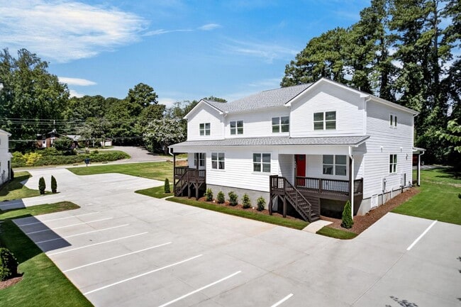 Photo - 1739 Crest Rd