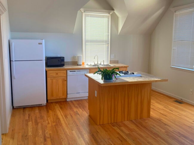 Photo - 875 Neon Forest Cir Unidad Carriage House  B