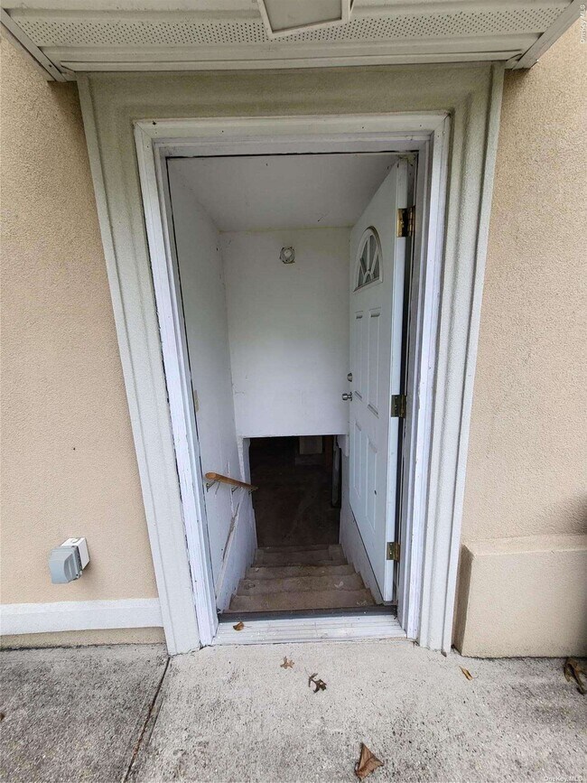 Photo - 143 Searingtown Rd