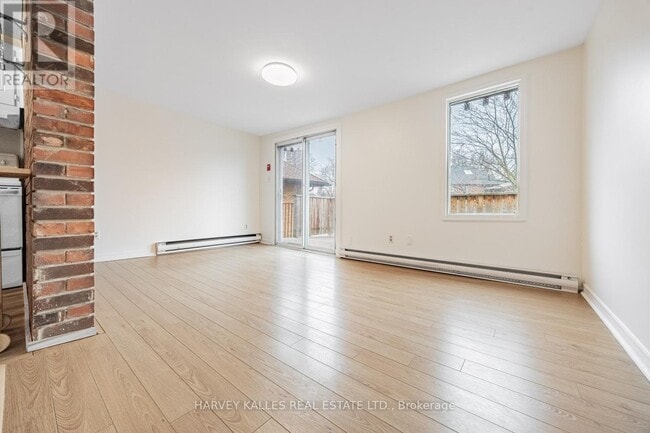 Photo - 1538 King St W Unité 2