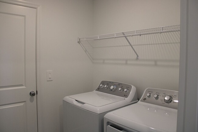 Photo - 19542 Fairhill Ct