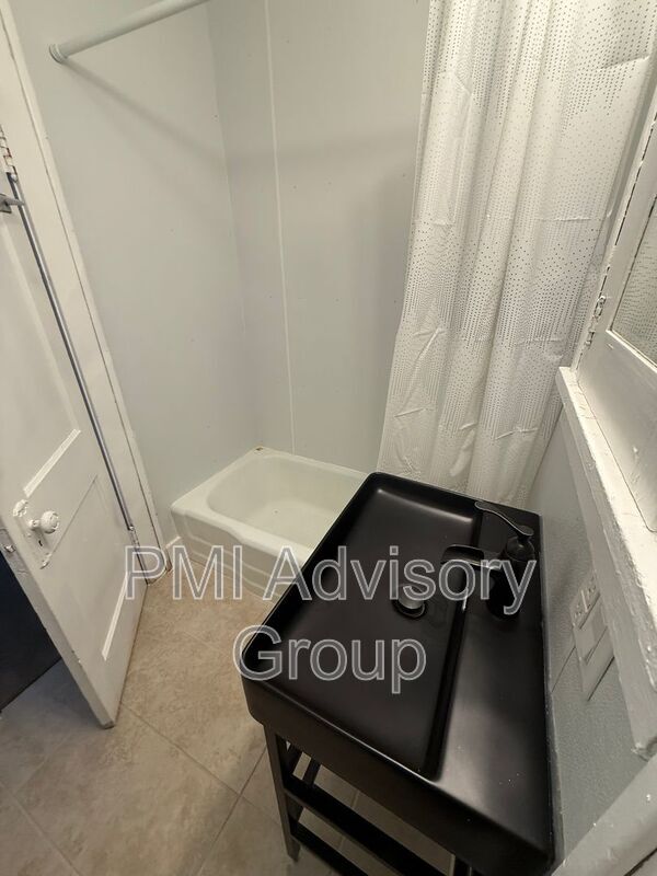 Photo - 2012 SW Van Buren St