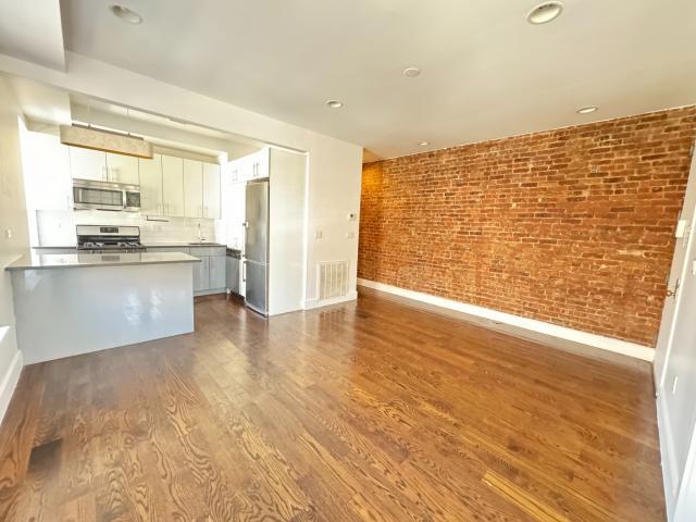 4 bedroom in Brooklyn NY 11226 - 4 bedroom in Brooklyn NY 11226 Townhome