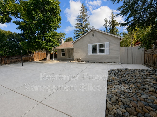 Building Photo - 656 Curtner Ave