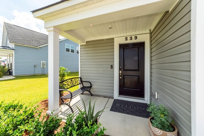 239 Pine Crest View Dr