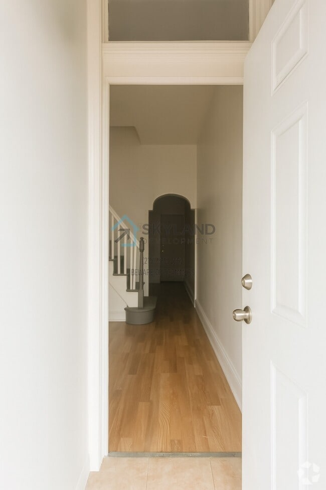 Building Photo - 3424 N Sydenham St Rental