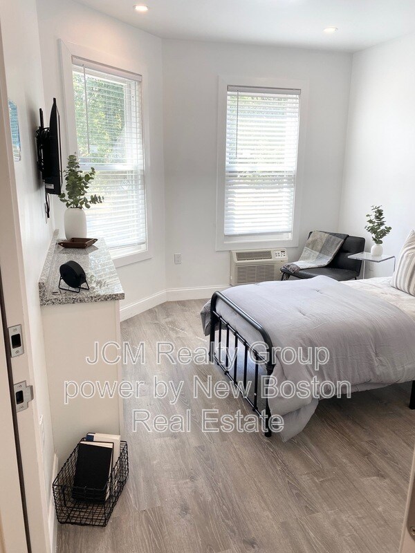 Photo - 69 N Common St Unidad Rooms