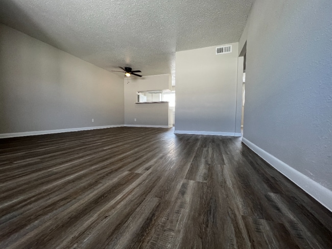 Photo - 3305 Red Bluff Rd Unidad 12