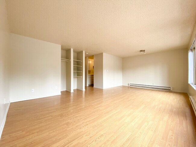 Admirals Apartments