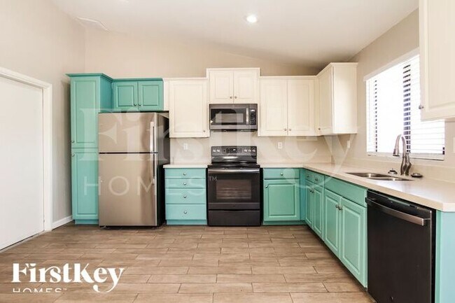 Photo - 4237 W Grovers Ave