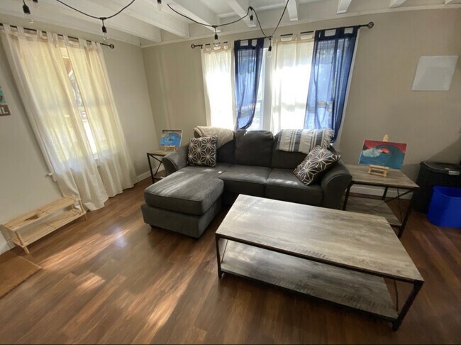 Photo - Sebulon Charlotte