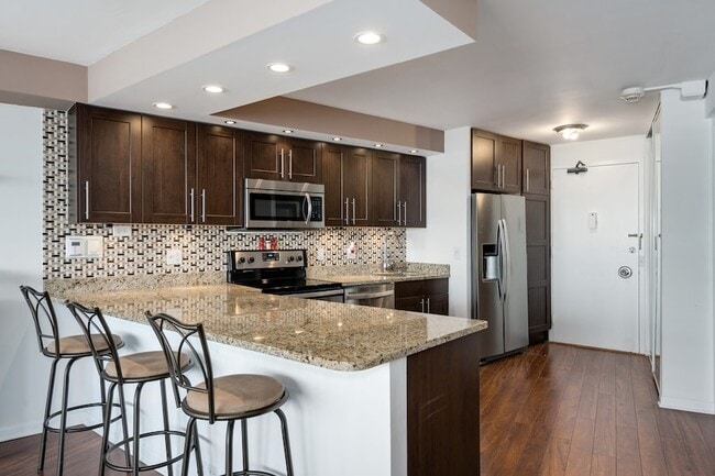 300 N State St Unit 5502