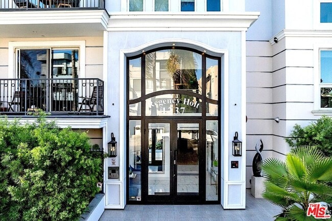 Photo - 1237 S Holt Ave Unit 202