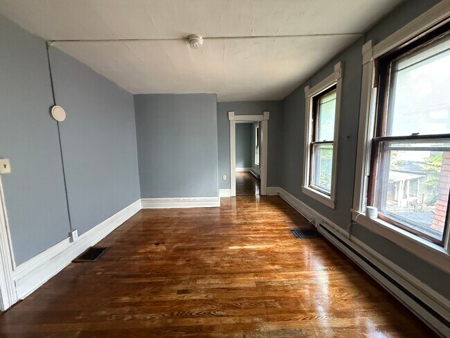 Photo - 112 S Plain St