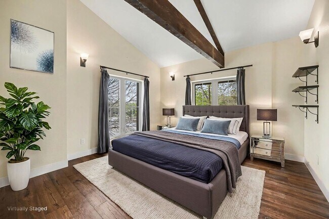 Photo - Stunning Luxury Home in Sunnyside **Move-In Special**