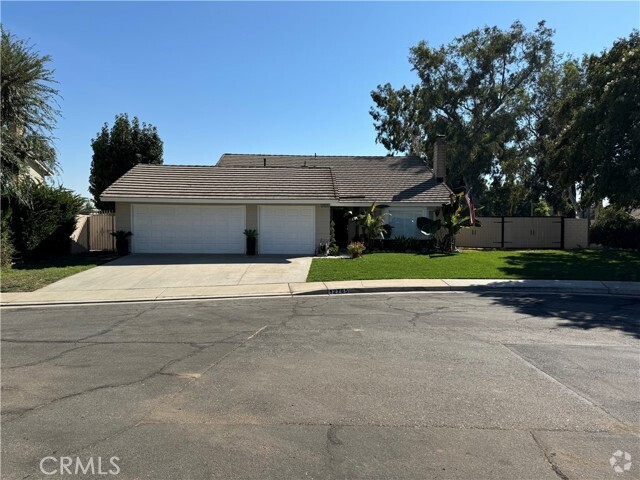 Building Photo - 12765 Camphor Ct Rental