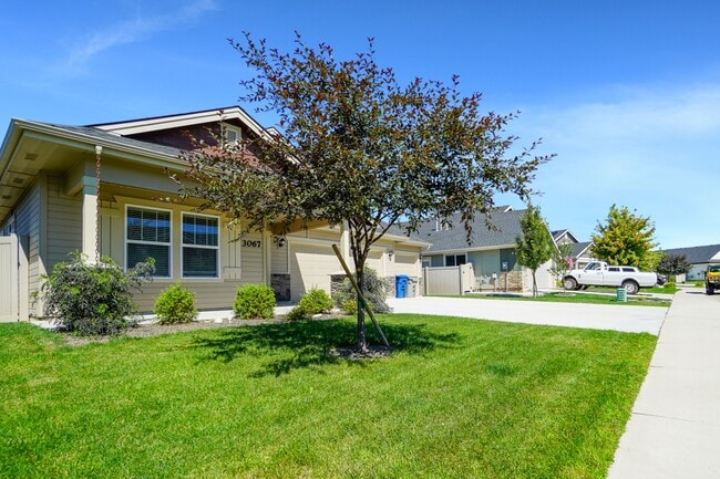 3067 N Greengate Wy