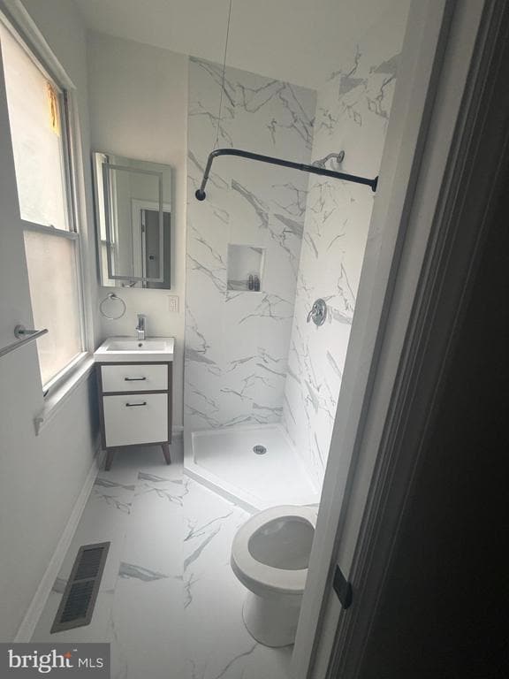 Photo - 112 E Huntingdon St