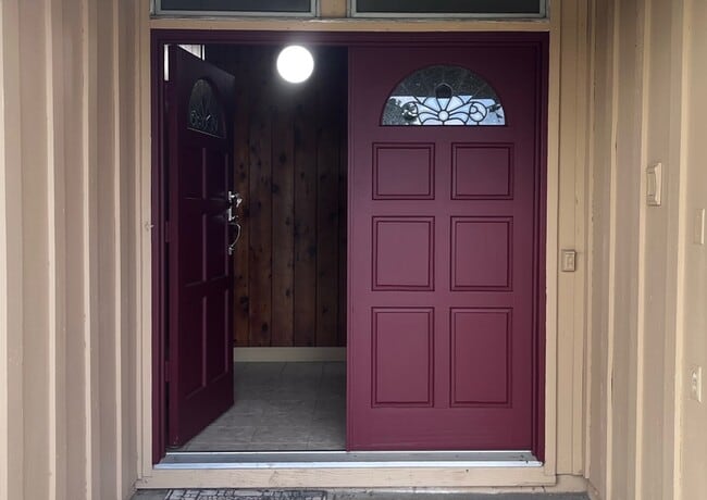 Photo - 2020 Euclid Ave