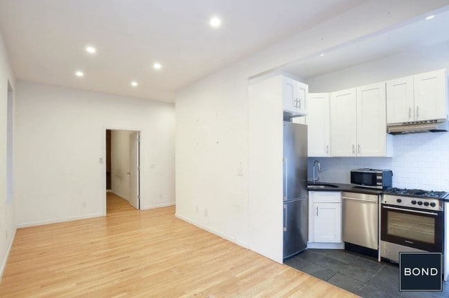 Photo - 1297 Lexington Avenue