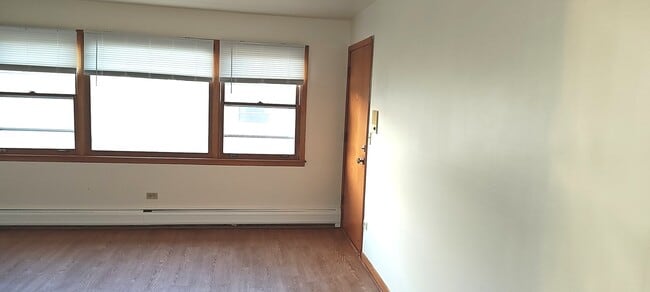 Photo - 2412 N 76th Ave