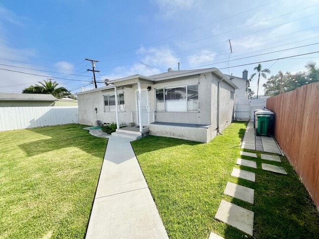 Building Photo - 4345 Central Ave Unit 4343