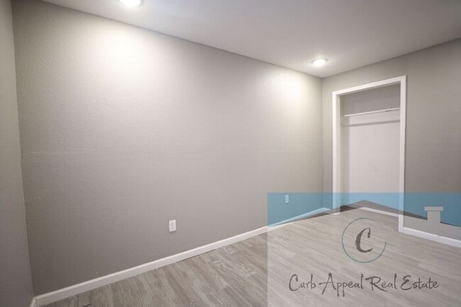 Photo - Recently renovated 2 bed, 1 bath apt - uti...