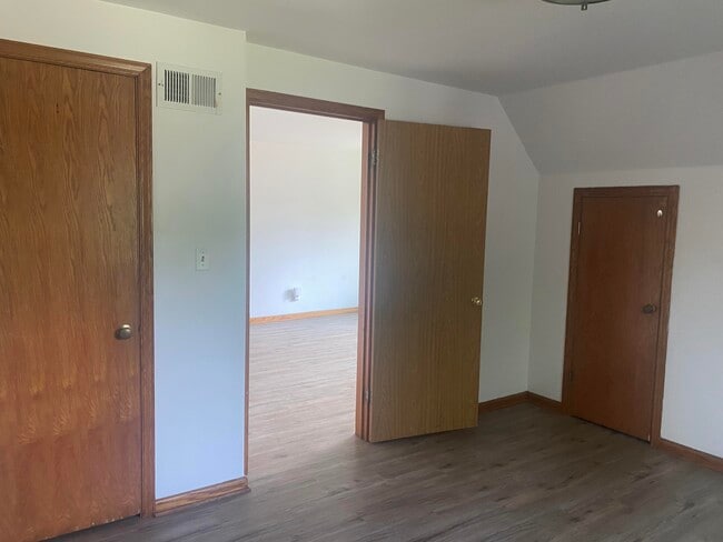 Building Photo - 4834 N 76th St Unit Upper