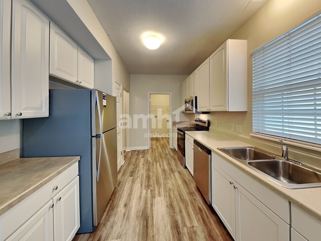 Photo - 6213 Womersley Dr