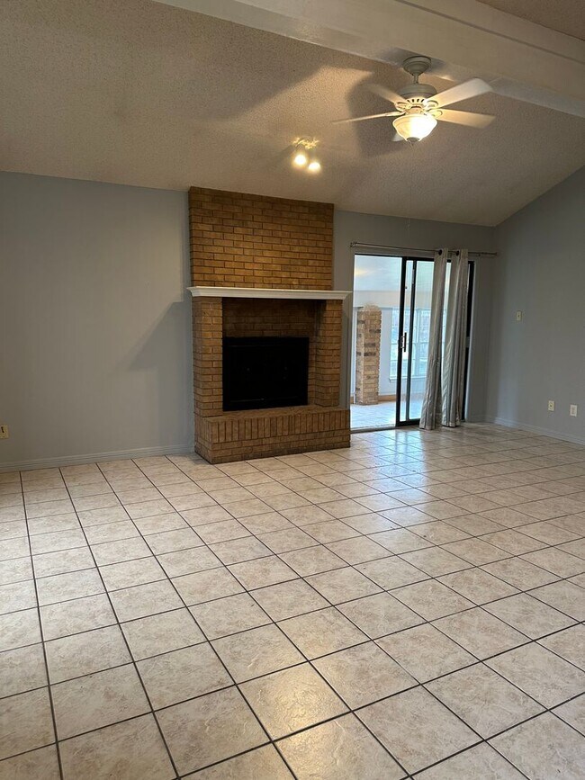 Photo - 3301 Erin Oaks Ct