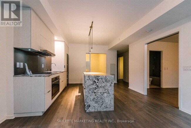 Photo - 1 Bloor St E Unité 422